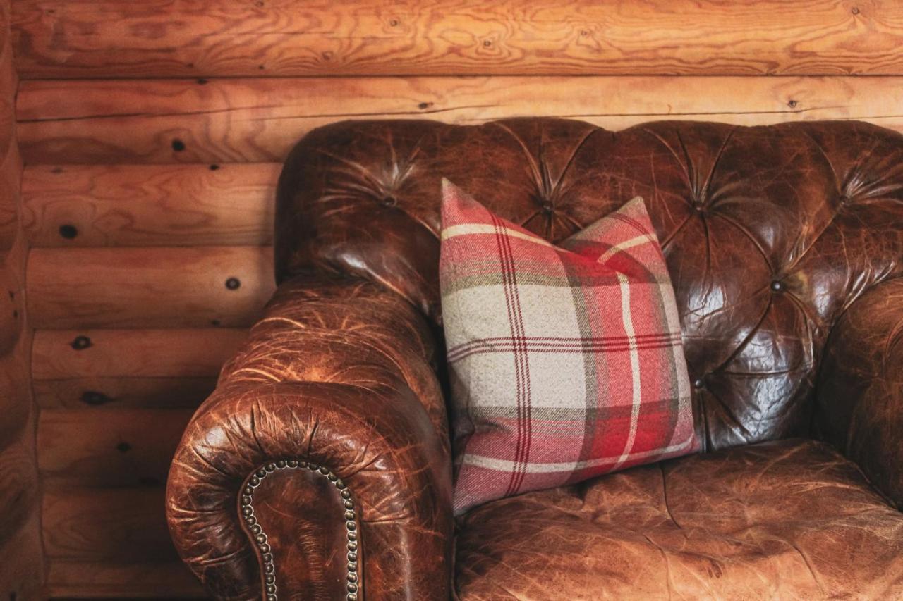 Tomatin - Luxury Two Bedroom Log Cabin With Hot Tub Berwick Upon Tweed ภายนอก รูปภาพ