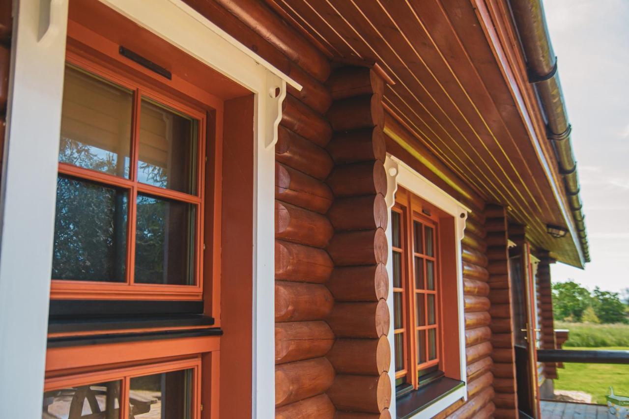 Tomatin - Luxury Two Bedroom Log Cabin With Hot Tub Berwick Upon Tweed ภายนอก รูปภาพ