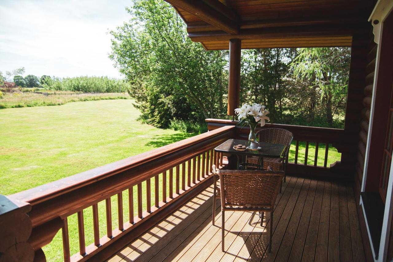 Tomatin - Luxury Two Bedroom Log Cabin With Hot Tub Berwick Upon Tweed ภายนอก รูปภาพ
